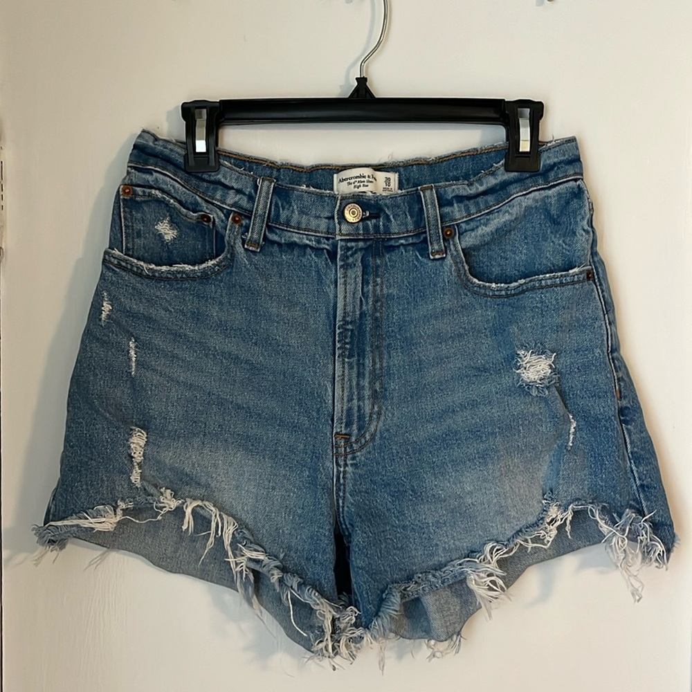 Abercrombie 4” Curve Love Mom Short
